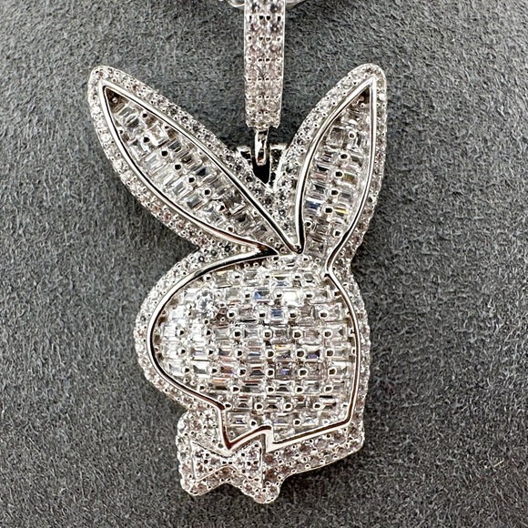 925 Sterling Silver Playboy Bunny Baguette Necklace - Picture 2 of 11